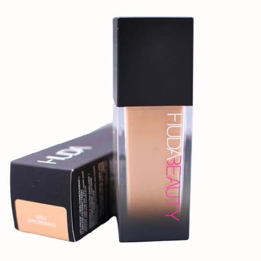 Krem pudër Huda Beauty FauxFilter Luminous Matte Foundation Cheesecake 250 G, 35ml